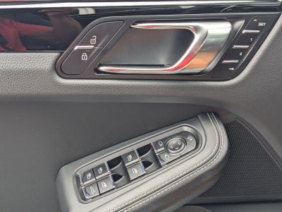 2025 Porsche Macan S AWD