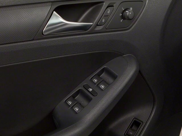 2013 Volkswagen Jetta 4dr Auto SE Sedan